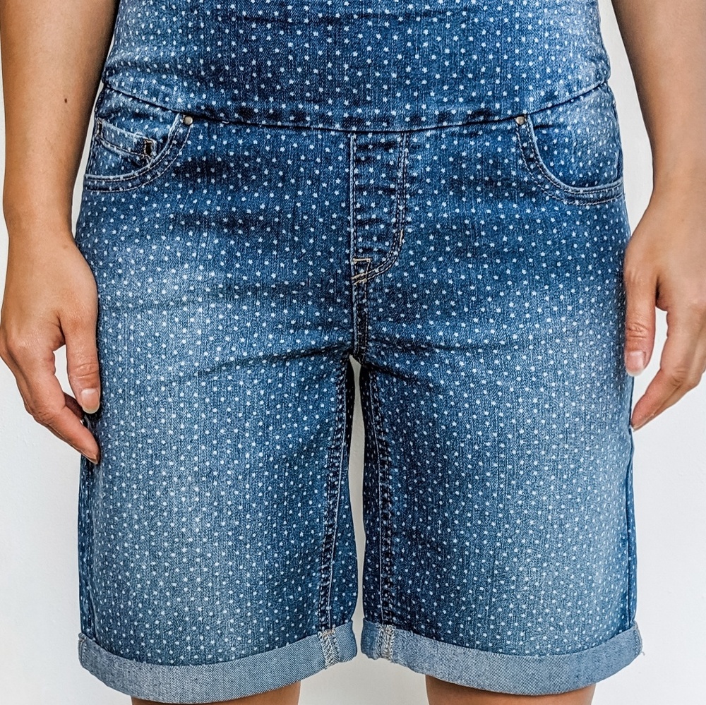 Denim shorts stars print